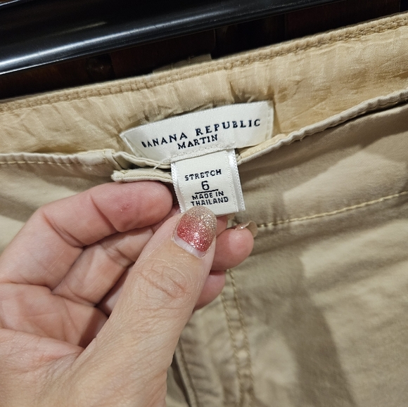 Banana Republic Khaki Capris - Picture 3 of 4